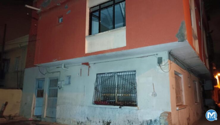 2 aylık bebeğin ölü bulunduğu ev kundaklandı!