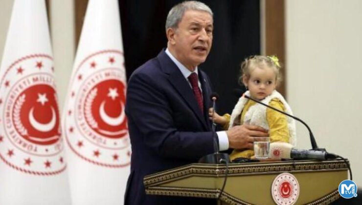 Bakan Akar: Mehmetçiğin emeğine herkes saygı göstersin