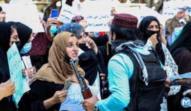 BM’den Taliban’a “kadın personel” kınaması