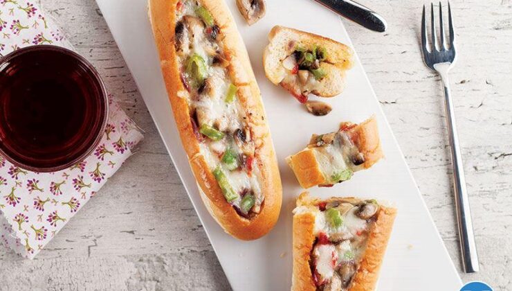 FIRINDA MANTARLI SANDVİÇ EKMEĞİ