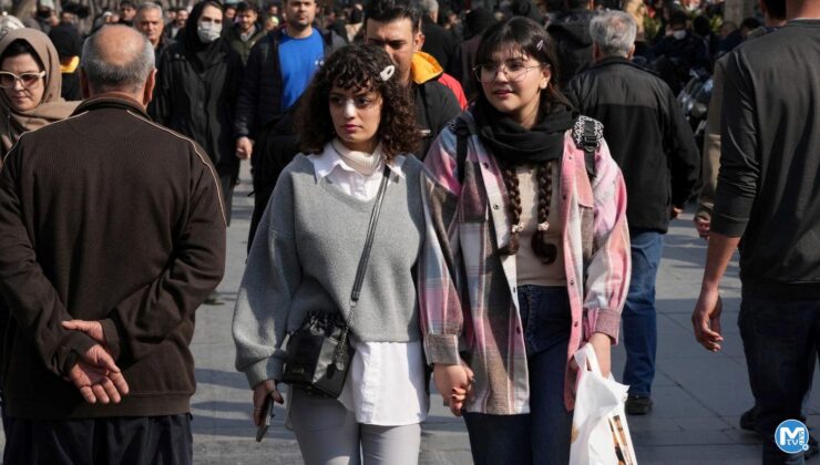 İran’da başörtüsü kuralına uymayan kadınlar yargılanacak