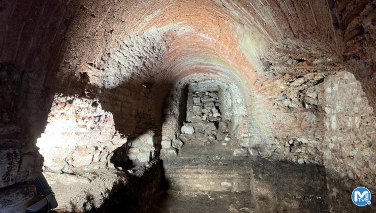 İstanbul’un göbeğinde bin 500 yıllık dehliz bulundu