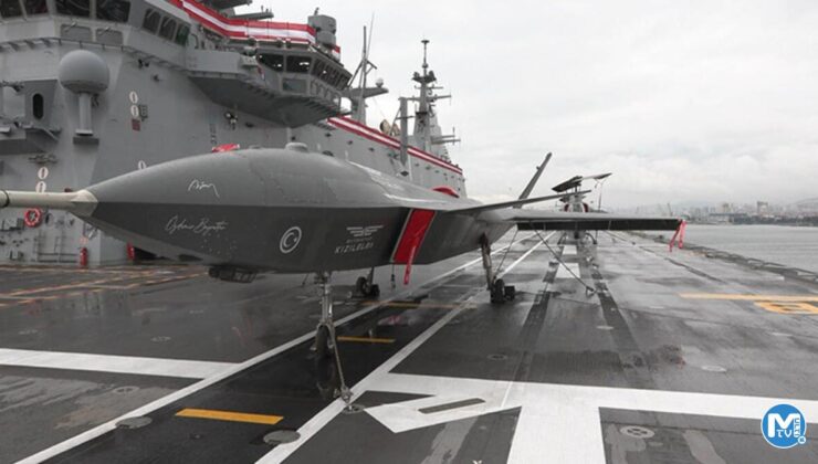 TCG Anadolu dünyada manşet: Erdoğan askeri gücünü gösterdi