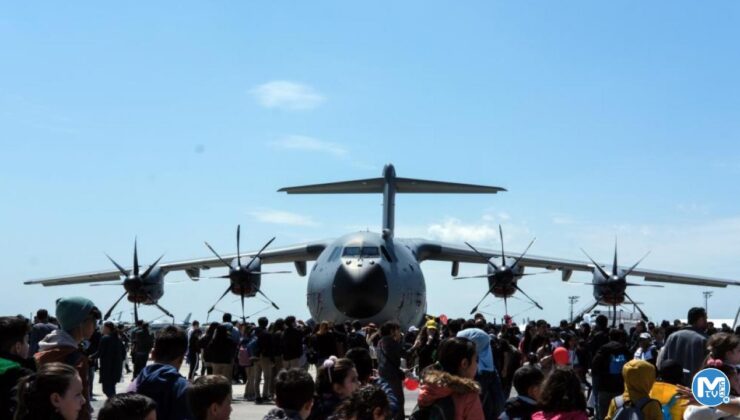 TEKNOFEST ikinci gününde binlerce ziyaretçiyi ağırlıyor