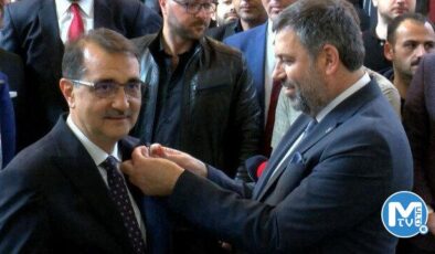 Bakan Dönmez TBMM’de milletvekili kaydını yaptırdı