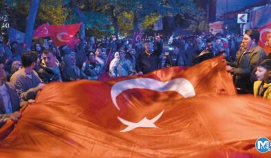 Dünya ikinci tura odaklandı: Seçmene övgü… AB: Yüksek katılım iyi bir haber