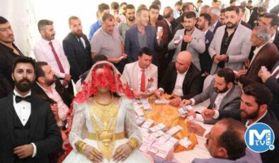 Aşiret düğününde takı töreni tam 5 saat sürdü: Paraları bavulla taşıdılar
