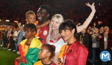 Bafetimbi Gomis, Galatasaray’a veda etti! Şampiyonluk sonrası açıkladı