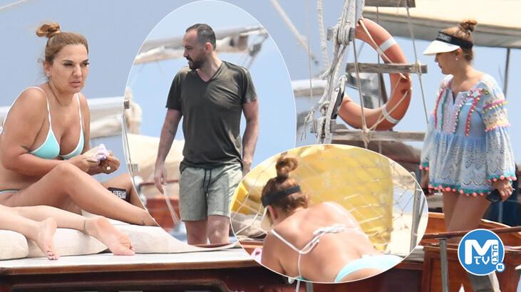 Demet Akalın tekne tatilinde! Yağmur engel olmadı