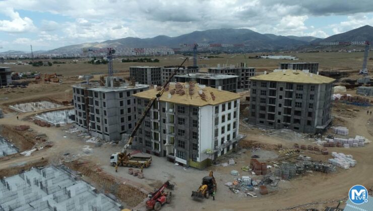 Erdoğan: Deprem konutlarının teslimatına ekim-kasım itibarıyla başlıyoruz