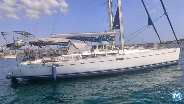 FETÖ’den aranan 6 kişi İzmir açıklarında tekneyle yurt dışına kaçmaya çalışırken yakalandı