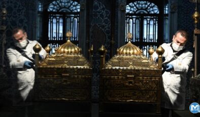 Hırka-i Saadet’in korunduğu oda 5 asırlık gelenekle temizlendi