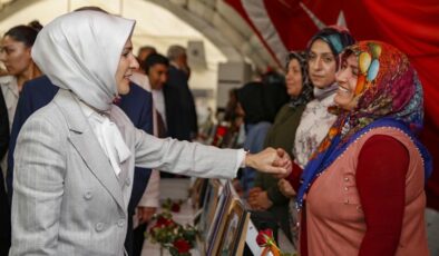 Bakan Göktaş’tan Diyarbakır annelerine ziyaret
